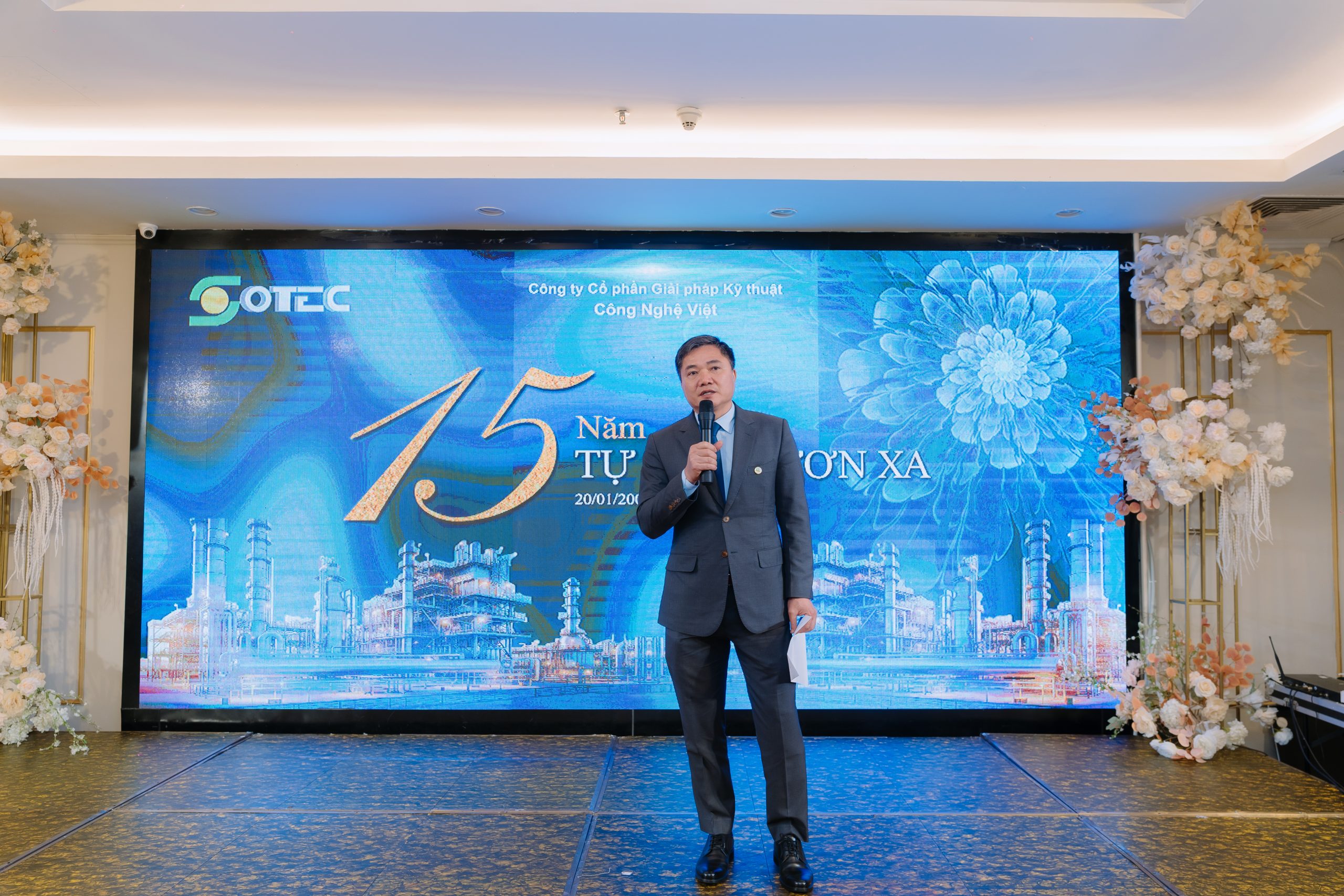 Chairman of the Board of Directors Nguyen Van Toai spoke at the opening ceremony